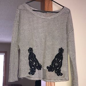 Thin knit black and cream small top w/ lace detail